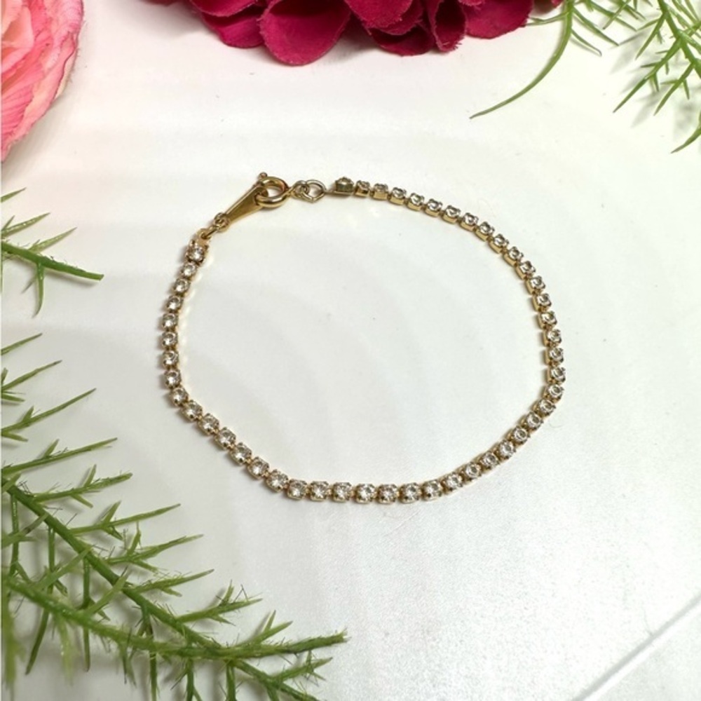 VINTAGE⚜️Dainty Crystal Avon Bracelet